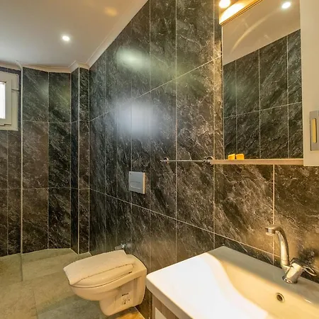 Sessiz,sakin, Huzurlu Jakuzi Ve Saunali Deniz,doga Manzarali Muestakil Fethiye